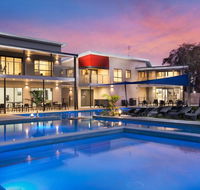 Middle Rock Holiday Resort - Accommodation Daintree