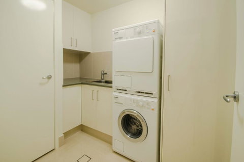 Ming Apartments #3 - 3/236 Marine Parade - Accommodation Daintree 1
