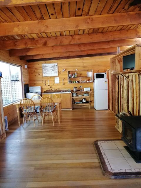 Minnow Cabins Lower Beulah - Accommodation Daintree 3
