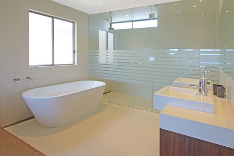Mitchell 220 - BANNISTERS BEACH HOUSE - Accommodation Daintree 3