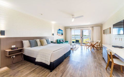 Moby Dick Waterfront Resort Motel - Accommodation Daintree 1