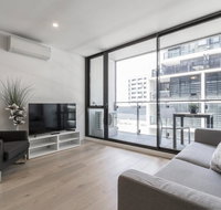 Modern  Bright 2BR Apt- Parking WIFI Pool  Gym - Accommodation Daintree
