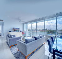 Modern Contemporary Southport Apartment - Accommodation Daintree