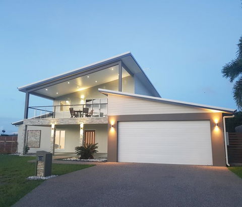 Modern Luxury Ocean Views - Accommodation Daintree 0