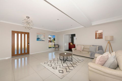 Modern Luxury Ocean Views - Accommodation Daintree 3