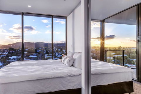 Modern, Carefree Living Style APT In Toowong&View - Accommodation Daintree 1