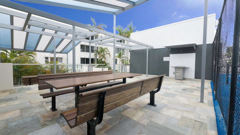 Monterey Lodge Unit 16, 27 Warne Terrace. Kings Beach - Accommodation Daintree 1