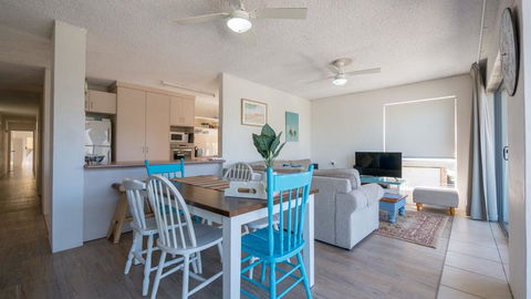Moondara Unit 2, 21 Bulcock Beach Esplanade, Bulcock Beach - Accommodation Daintree 1