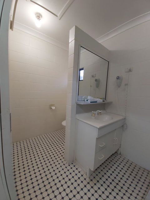 Motel Ingham - Accommodation Daintree 3