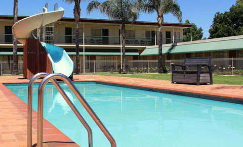 Motel Riverina - Accommodation Daintree 2