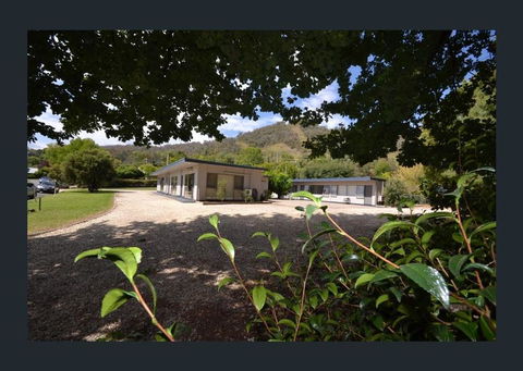 Mount Beauty Motor Inn - Accommodation Daintree 0