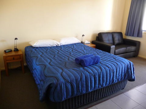 Moura Motel - Accommodation Daintree 0