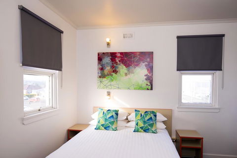 Mowbray Hotel - Accommodation Daintree 0