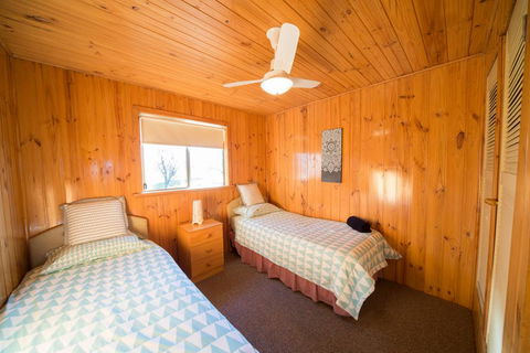 Mundic Waterfront Cottages - Accommodation Daintree 3