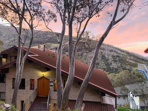 Murmeli Falls Creek - Accommodation Daintree 0