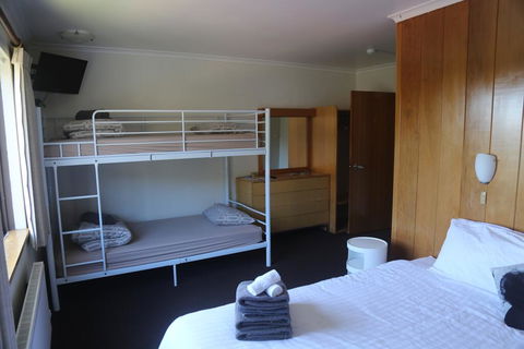Murmeli Falls Creek - Accommodation Daintree 1