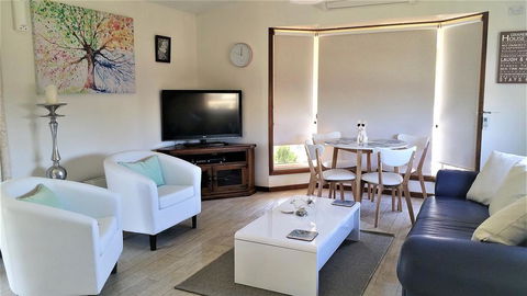 Must Love Dogs B&B & Self Contained Cottage - Accommodation Daintree 3