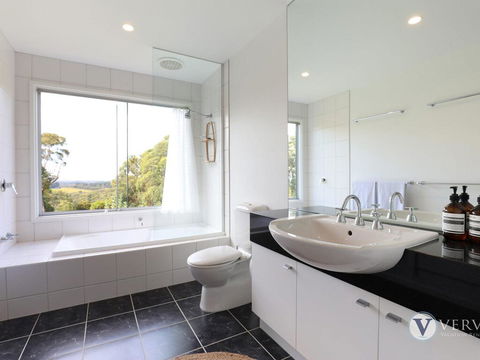 Myers Road Retreat Plus Guest House - Accommodation Daintree 1