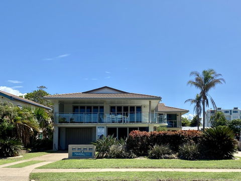 Nautilus Beachside Apartments - Accommodation Daintree 0