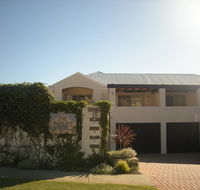 Dunes Scarborough Beach - Accommodation Daintree