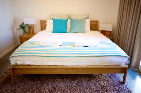 Cottesloe Artist's Beach Retreat - Accommodation Daintree 9