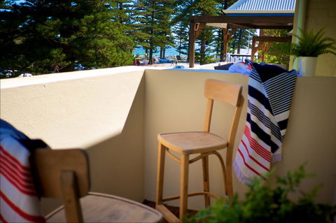 Cottesloe Artist's Beach Retreat - Accommodation Daintree 14