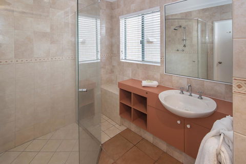 Bayshore Beachside Resort - Accommodation Daintree 21