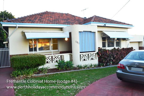Fremantle Colonial Home - Accommodation Daintree 26