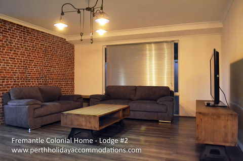 Fremantle Colonial Home - Accommodation Daintree 5