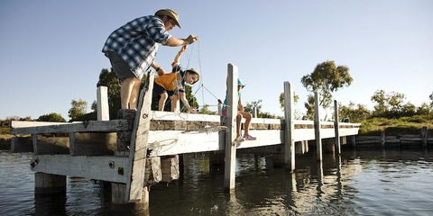 Mandurah Beach Front Apartment - Accommodation Daintree 10