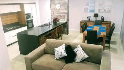 Mandurah Beach Front Apartment - Accommodation Daintree 17
