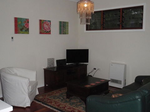 Gypsy Cottage - Accommodation Daintree 3