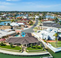 LA ANCHOR ON THE CANALS MANDURAH - Accommodation Daintree