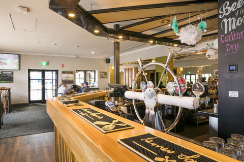 Nightcap At The Ship Inn - Accommodation Daintree 13