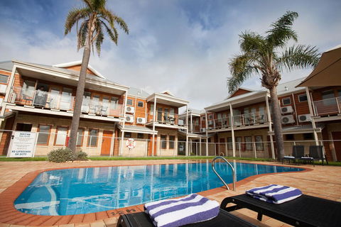 Nightcap At The Ship Inn - Accommodation Daintree 35