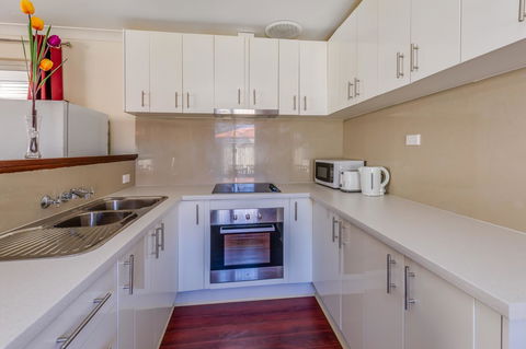 Brilliant, Neat, Convenient, Family-friendly House - Accommodation Daintree 5