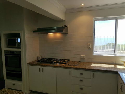 Caravel Beach House Mandurah - Accommodation Daintree 5