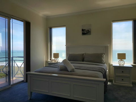Caravel Beach House Mandurah - Accommodation Daintree 12