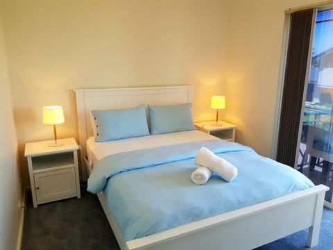 Caravel Beach House Mandurah - Accommodation Daintree 15