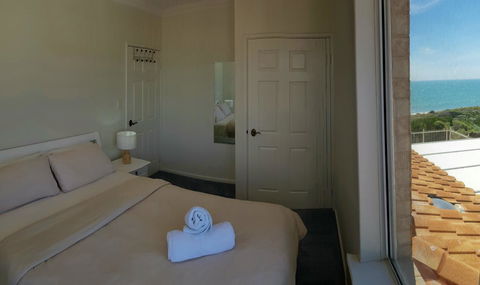 Caravel Beach House Mandurah - Accommodation Daintree 4