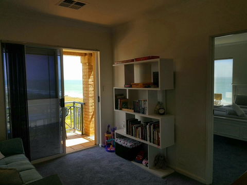 Caravel Beach House Mandurah - Accommodation Daintree 7