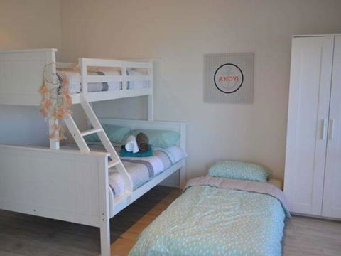 Caravel Beach House Mandurah - Accommodation Daintree 21