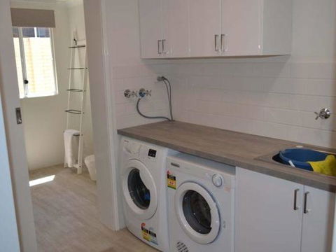 Caravel Beach House Mandurah - Accommodation Daintree 33