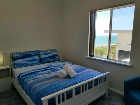 Caravel Beach House Mandurah - Accommodation Daintree 3