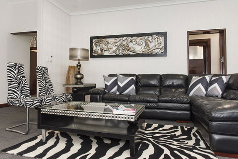 Big House Heated Pool 11 Beds Como / South Perth / Applecross - Accommodation Daintree 7