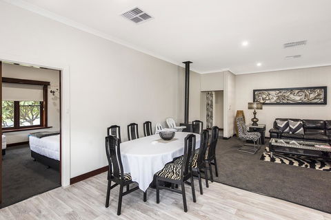 Big House Heated Pool 11 Beds Como / South Perth / Applecross - Accommodation Daintree 13