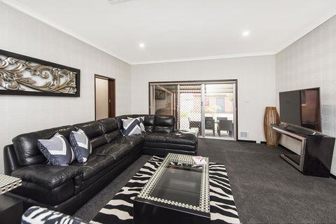 Big House Heated Pool 11 Beds Como / South Perth / Applecross - Accommodation Daintree 12