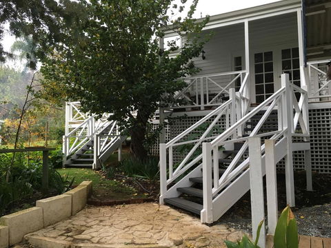 Applegate Lane Chalet - Accommodation Daintree 5