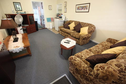 Jacaranda Guest House - Accommodation Daintree 8