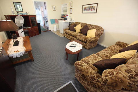 Jacaranda Guest House - Accommodation Daintree 7